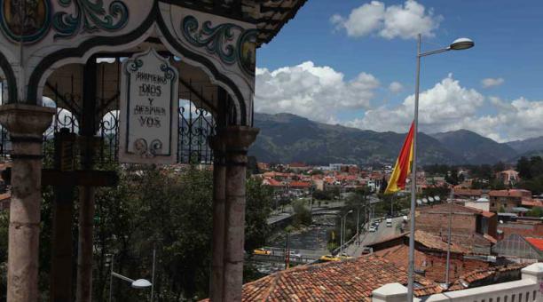 Ambiente festivo se vive en Cuenca previo a la celebración por la Independencia.  Foto: Xavier Caivinagua para ÚN