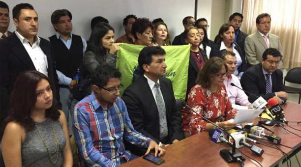 Manifiesto de apoyo a la consulta popular de los distritos de Alianza País de Quito. Foto: Galo Paguay / ÚN