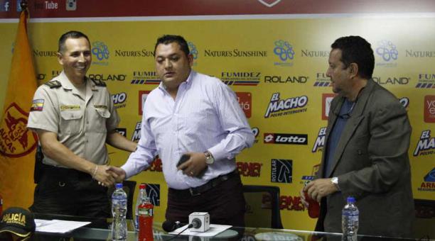 Miguel Zapata, Andrés Báez y Nicolás Vega en una rueda de prensa. Foto: David Paredes / ÚN