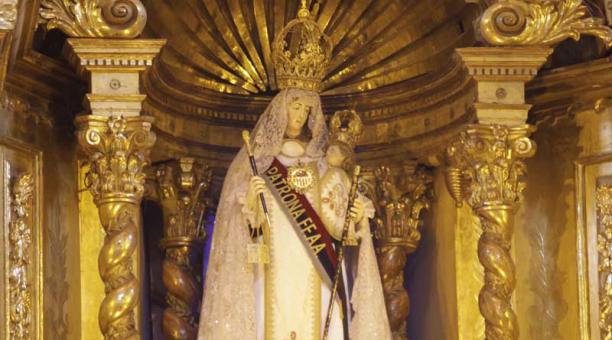 La Virgen de la Merced está en el centro del altar de la Basílica. Foto: ÚN
