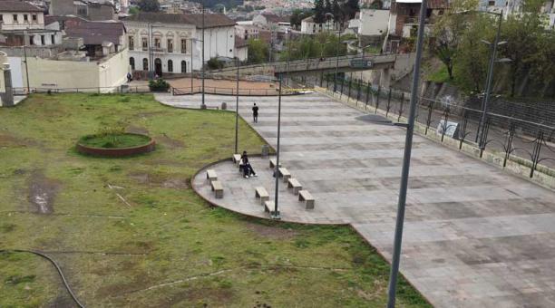 La plaza sobre el parqueadero de La Ronda está bautizada. Foto: Ana Guerrero / ÚN