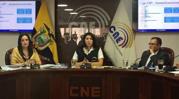 Los vocales del CNE en rueda de prensa. Foto: Julio Estrella / ÚN