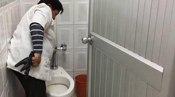 En las estaciones del Metro que se construye en Quito no habrá servicios higiénicos.