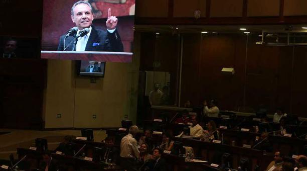 La Asamblea censuró a Carlos Ochoa con 119 votos de 120 asambleístas presentes en el pleno del Parlamento. Foto: Diego Pallero / ÚN