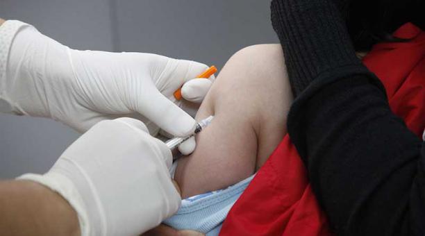 La vacuna contra el sarampión es gratuita en todos los centros de salud. Foto: Patricio Terán / ÚN