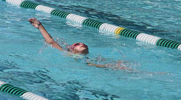 Ejercicios como la natación la natación previenen la hipertensión, la diabetes, colesterol y triglicéridos elevados. Foto: Pixabay