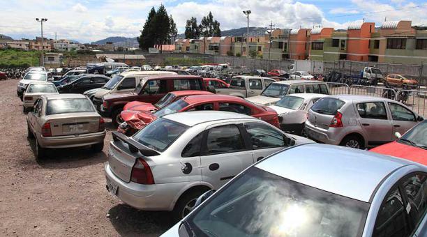 En Quito existen 11 patios de retención vehicular que administra la Agencia Metropolitana de Tránsito. Foto archivo ÚN