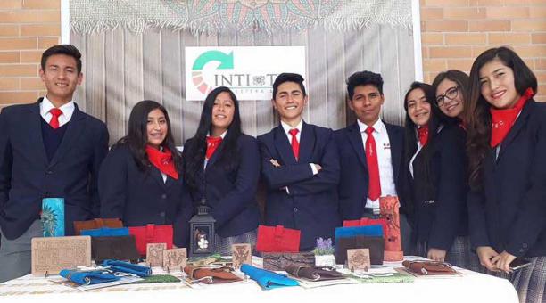 Los jóvenes crearon también la empresa Inti Tec para producir y comercializar la billetera solar. Foto: Facebook Inti Tec