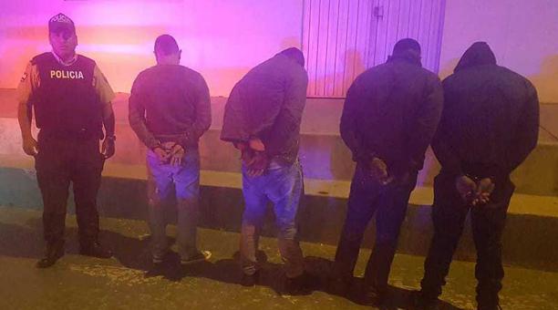 Los sospechoso fueron detenidos y trasladados a la Unidad de Flagrancias de Pichincha. Foto: cortesía Policía Nacional