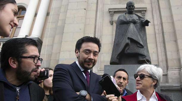 El fiscal chileno, Emiliano Arias, lideró las investigaciones sobre los abusos sexuales cometidos. Foto: AFP