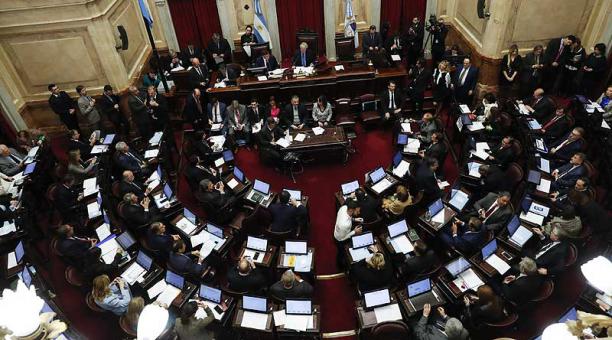 La sesión en el Parlamento argentino duró más de 16 horas. Foto: EFE