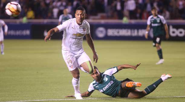 José Quintero en una de las jugadas previas a su lesión de ligamento interno, ante el D. Cali. Foto: Vicente Costales / ÚN
