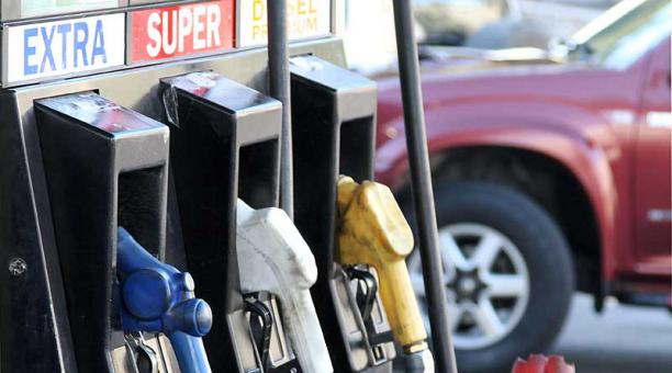 La gasolina súper (aún de 90 octanos) cuesta 2,98 dólares por galón desde el lunes pasado. Foto: Eduardo Terán / ÚN