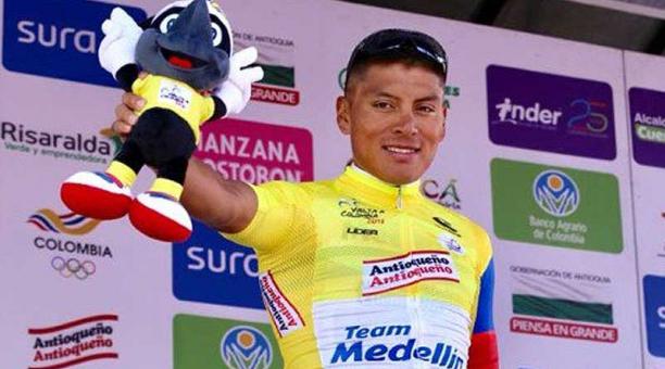 El deportista ecuatoriano se impuso en la pasada Vuelta a Colombia con el Team Medellín. Foto: Twitter @teammedellin