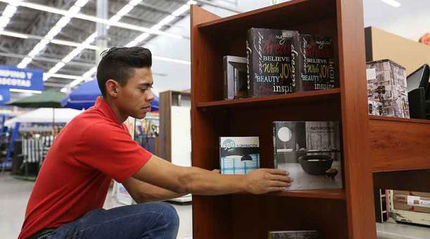 Los estudiosos de la casa pueden armar sin problema su propio librero para que tengan todo en orden. Foto: Vicente Costales / ÚN