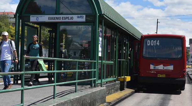 La parada Eugenio Espejo está frente al hospital del mismo nombre. Foto: cortesía Municipio de Quito