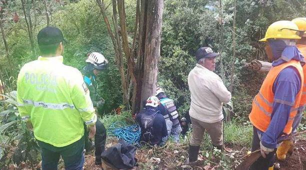 El cadáver fue hallado en una quebrada de la parroquia de Pintag, ubicada al suroriente de Quito. Foto: cortesía Policía Nacional