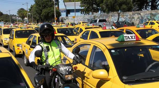 El taxismo se opone a la subida del combustible. Foto: Archivo / ÚN