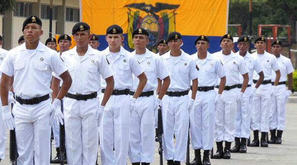 El proceso de reclutamiento es para aspirantes a oficiales de arma, servicios y tripulantes de arma 2019. Foto: Twitter Armada del Ecuador