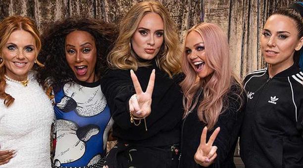 La cantante británica es una fan confesa del quinteto. El encuentro fue durante el concierto que el grupo ofreció en Londres. Foto: Instagram Spice Girls