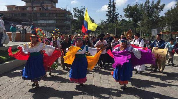 Las danzas tradicionales estuvieron primeritas en la Plaza de la República. Fotos: Betty Beltrán / ÚN