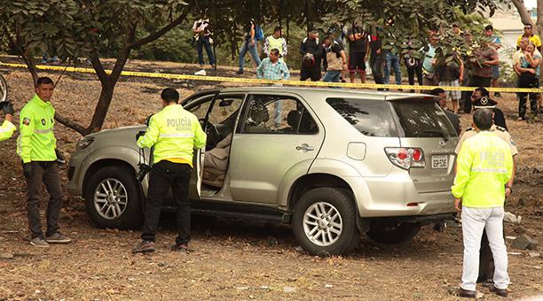 El asesinato ocurrió en el km 13 de la vía a Daule. Foto: Enrique Pesantes / ÚN