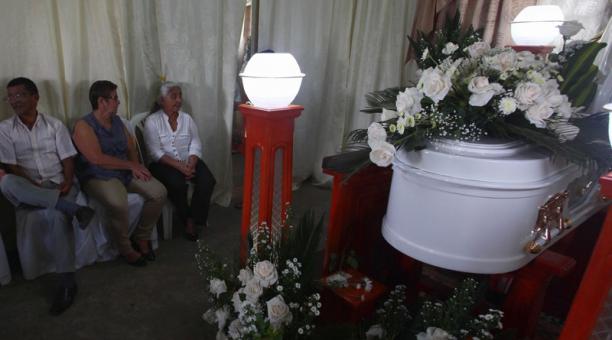 Familiares despidieron al menor asesinado. Foto: Enrique Pesantes / ÚN