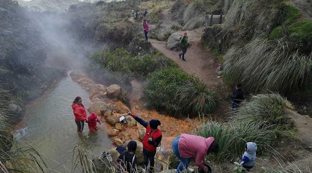 Turistas nacionales y extranjeros descubren esta comunidad, que es la entrada a los Ilinizas. Foto: Fabián Maisanche / ÚN