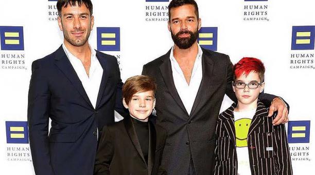 Ricky Martin recibió el Premio Visibilidad por parte de la Campaña de Derechos Humanos. Su esposo y dos hijos lo acompañaron. Foto: Twitter Ricky Martin