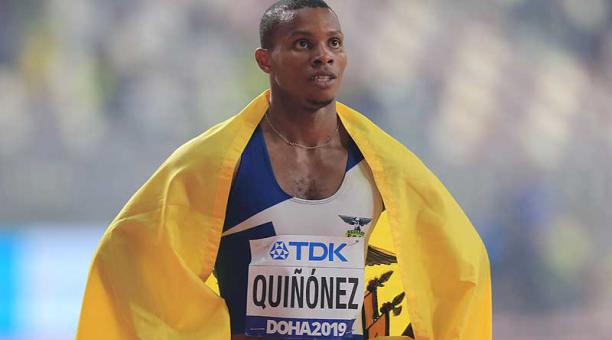 Álex Quiñónez logró una marca de 19.98 en el Mundial de Atletismo, celebrado en Doha, capital de Catar. Foto: AFP