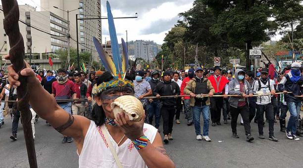 Indígenas de la nacionalidad Shuar, de la provincia de Pastaza, llegaron a Quito para sumarse las protestas. Foto: Julio Estrella / ÚN