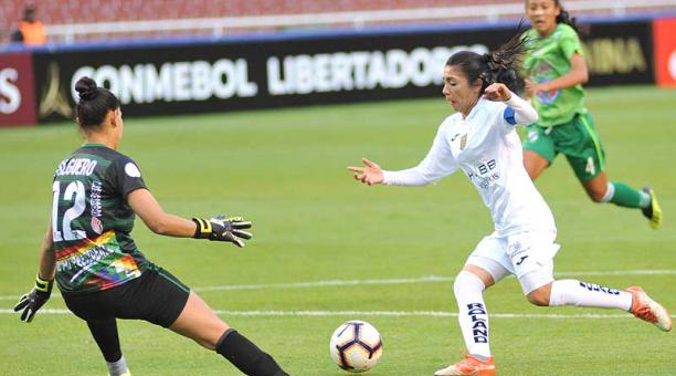 Madeline Riera, del Deportivo Cuenca, es la goleadora del torneo con cuatro goles. Foto: API para ÚN
