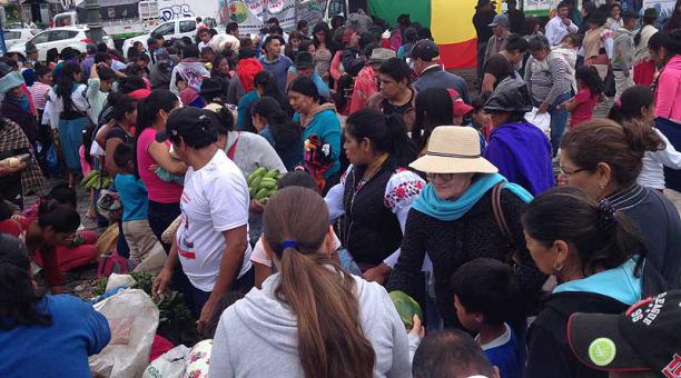 Campesinos y vecinos de Ibarra participaron del intercambio de alimentos durante el fin de semana. Foto: José Luis Rosales / ÚN