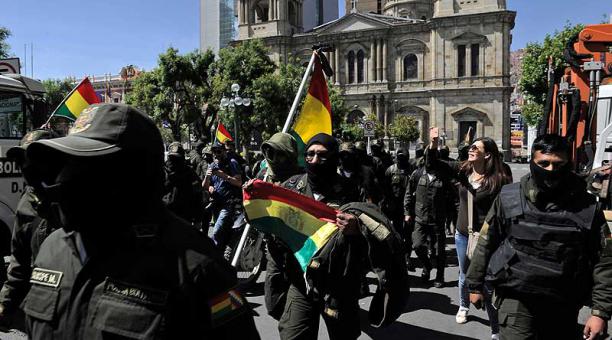 Las Fuerzas de seguridad de Bolivia retiraron el apoyo a Evo Morales, que renunció a la presidencia el 10 de noviembre del 2019. Foto: AFP