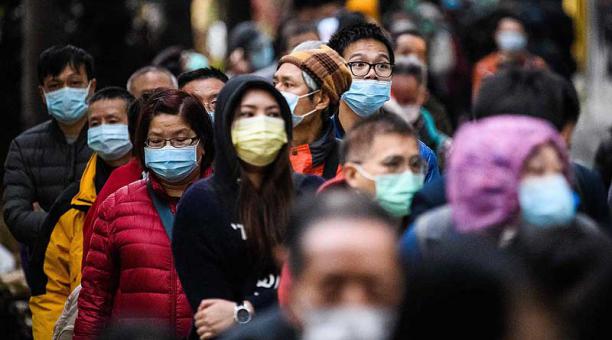 Hasta este 5 de febrero del 2020, el coronavirus ha causado la muerte de 490 personas y más de 24 000 casos. Foto: AFP