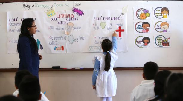 Campaña de prevención en la escuela N.P. Llona. Foto: Vicente Costales / ÚN