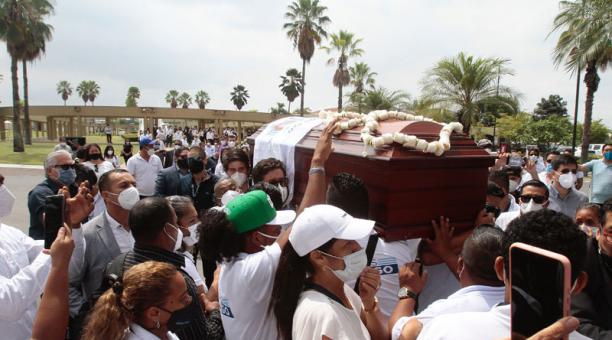 Carlos Luis Morales fue enterrado el martes 23 de junio del 2020. Foto: Mario Faustos / ÚN