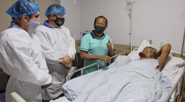 El Cacique Raoni Metuktire en el Hospital Dois Pinheiros en Sinop, Mato Grosso, Brasil. Foto: AFP