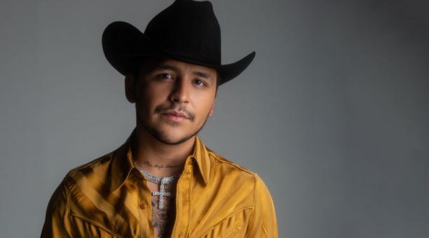 El cantante de regional mexicano acaba de estrenar la segunda parte de su álbum ‘Ayayay!’ con seis nuevos temas con géneros para todos los gustos. Foto: cortesía Universal Music