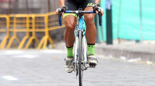 Imagen referencial de un ciclista por la vía. Foto: Archivo / ÚN