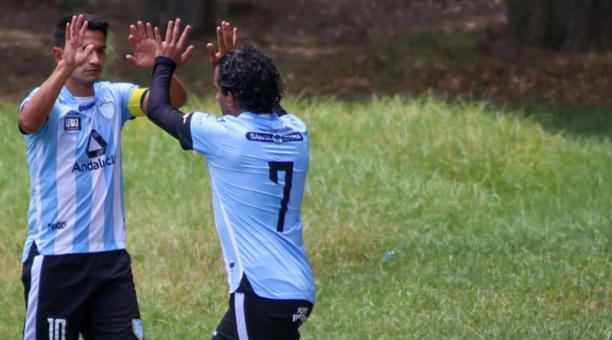 El capitán de la ‘AKD’, Luis Fernando Saritama, en un partido de la semana pasada. El ‘Símbolo’ se aferra a lograr el ascenso a la Serie B a pesar de todo. Foto: cortesía del Deportivo Quito