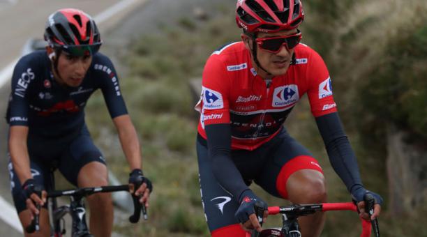 Richard Carapaz, en la séptima etapa con la camiseta roja de líder de la Vuelta a España. Foto: EFE