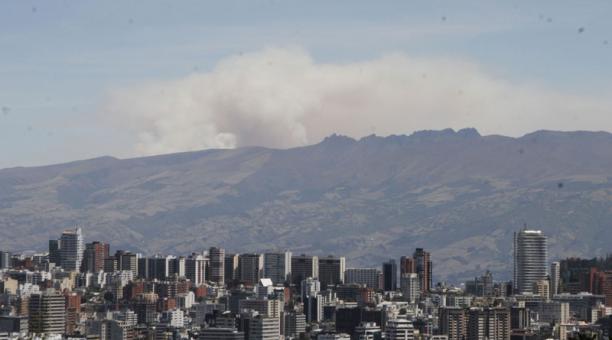 El incendio en la Reserva Cayambe-Coca fue visible desde Quito. Foto: Eduardo Terán / EL COMERCIO
