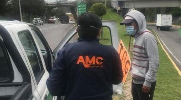 Agentes de la AMC acudieron al peaje. Foto: Cortesía  del Municipio de Quito