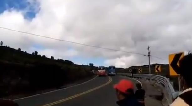Un vecino del sector registró en video el momento del accidente. Foto: captura de pantalla