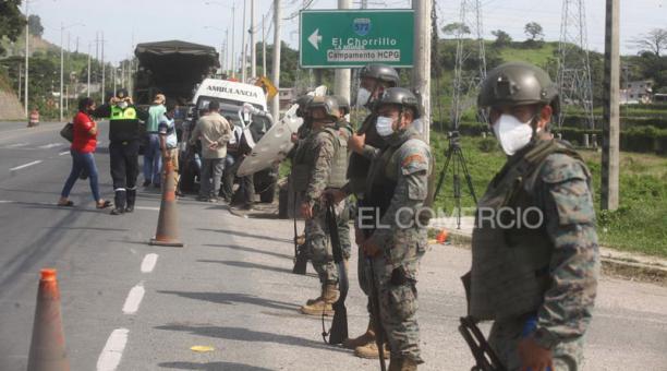Las vías del perímetro de las cárceles en Guayaquil se cerraron por segundo día consecutivo, este 24 de febrero del 2021.