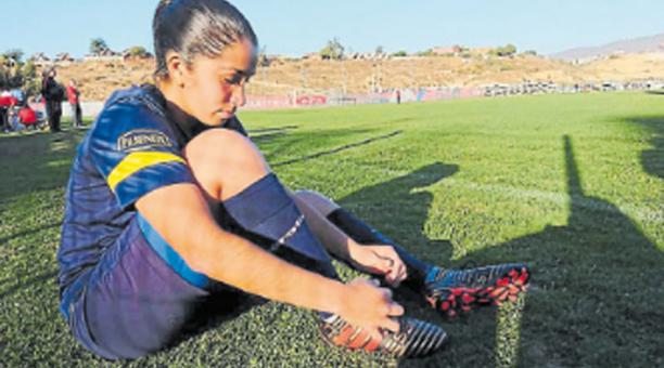 Ámbar Torres, la 10 de Ecuador, en un entrenamiento con la Selección ecuatoriana de fútbol.