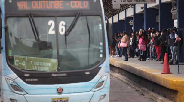 La reducción de aforos incluye al transporte público y los centros comerciales de la ciudad. Foto: Julio Estrella / ÚN