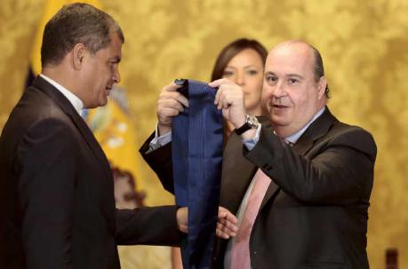La fundación Carlos III le entrega el reconocimiento a Rafael Correa como reconocimiento a los avances que ha tenido Ecuador en justicia y derechos humanos. Foto: EFE