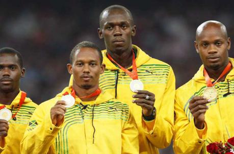 El atleta jamaicano Nesta Carter ha sido descalificado por dopaje en los Juegos Olímpicos de Pekín 2008 y sus resultados en las pruebas en que compitió anulados, lo que supone que su compañero en el relevo 4x100 Usain Bolt pierde unas de sus nueve medalla